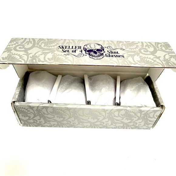 Skeleton Shot Glasses Set of 4 New In Box💀 - Picture 5 of 7